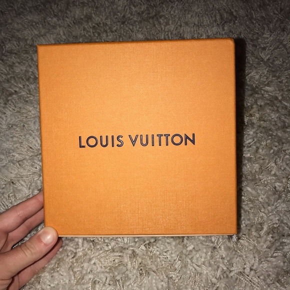 LV INITIALES 30MM REVERSIBLE BELT - Picture 8 of 10